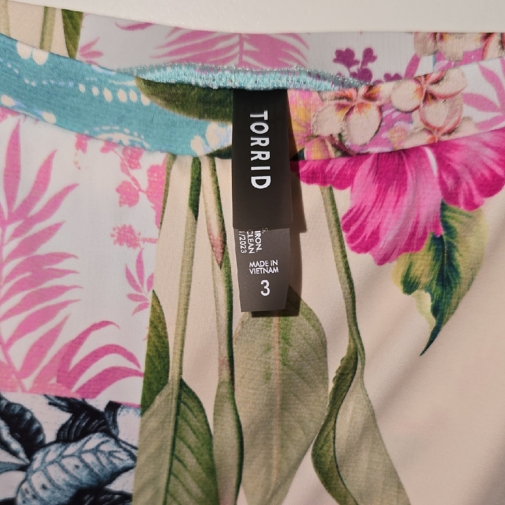 Torrid Floral V-Neck Bikini Set - Picture 10 of 12
